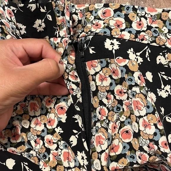 Topshop Ditsy Floral Patchwork Lace Trim Flowy Shorts NWT Size 6